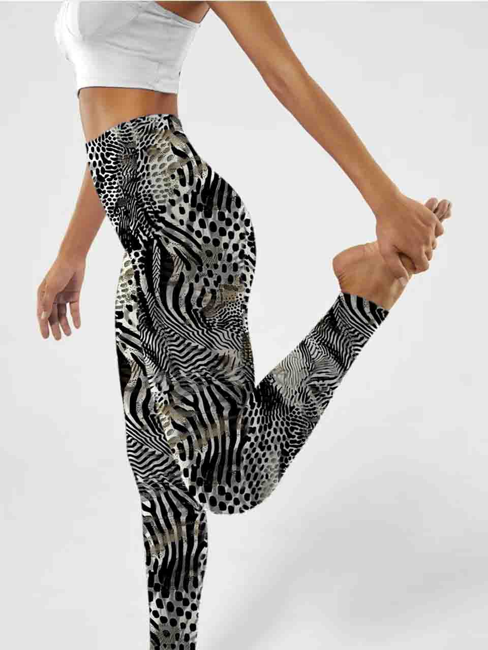 A153 Black and white animal print Yoga leggings