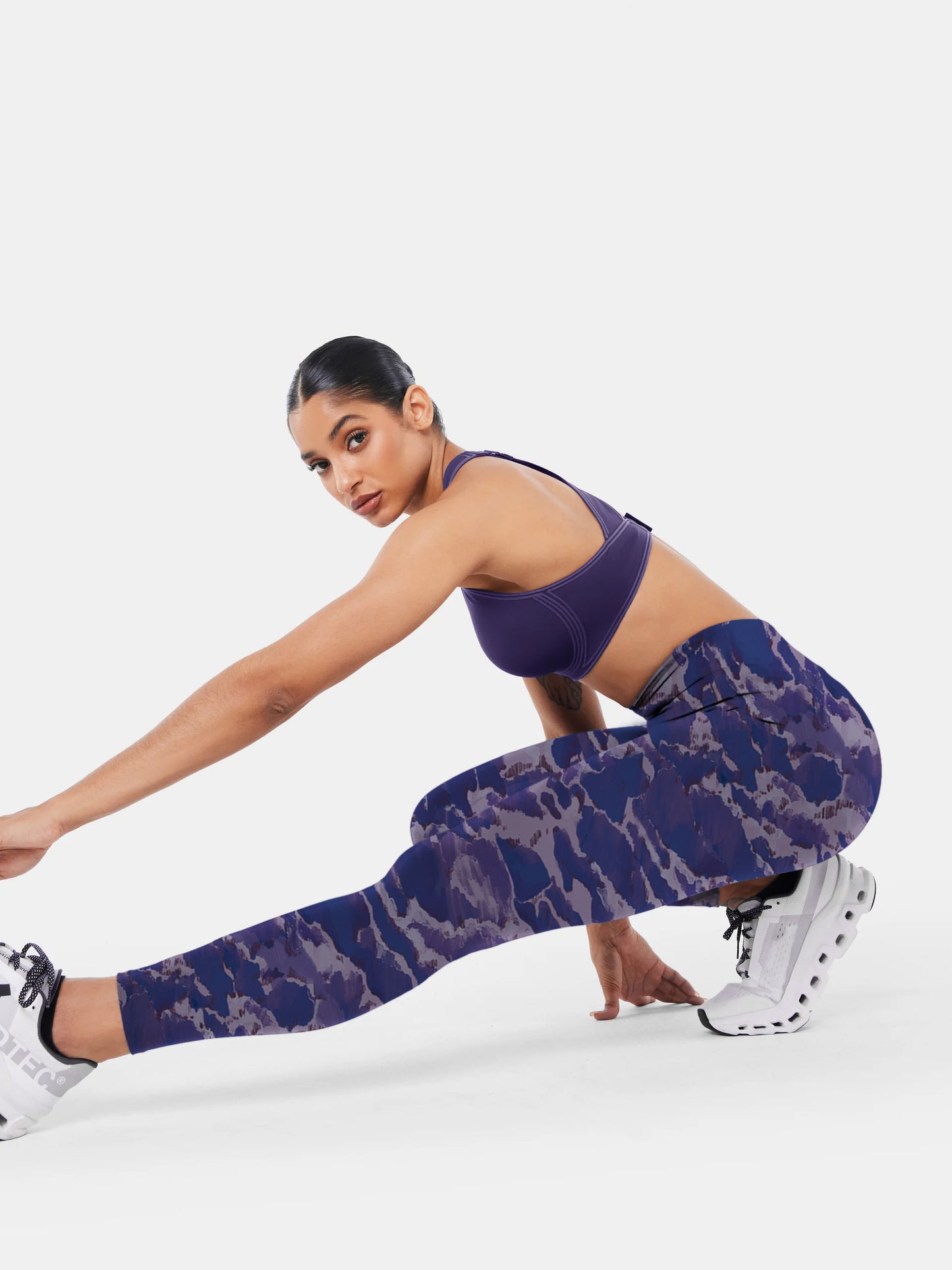 W133 wave pattern yoga leggings violet