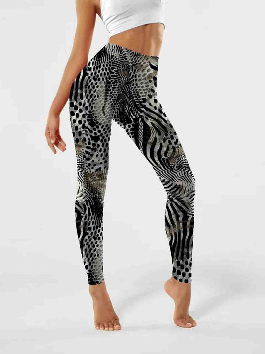 A153 Black and white animal print Yoga leggings