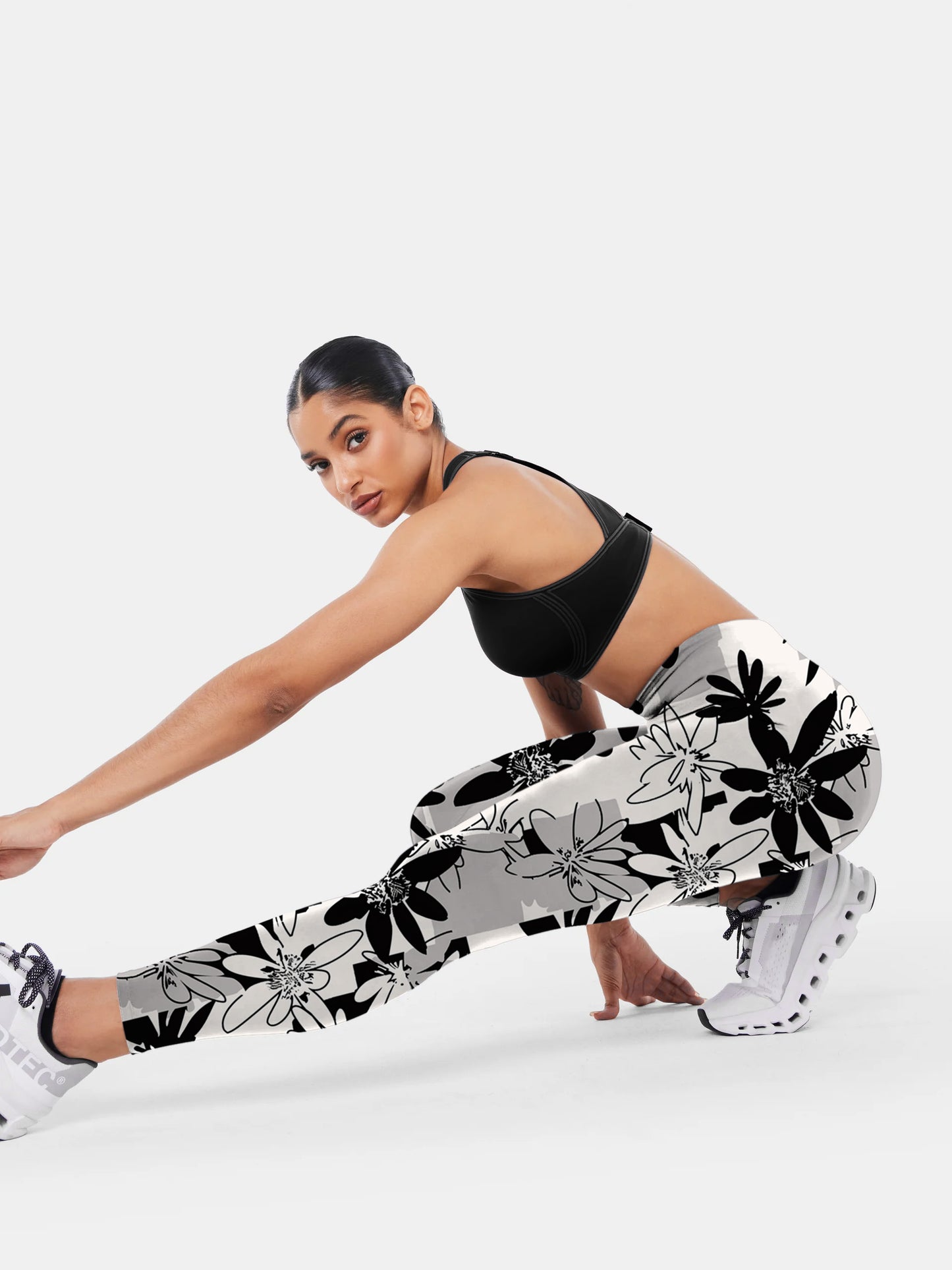 F124 black & white printed yoga leggings