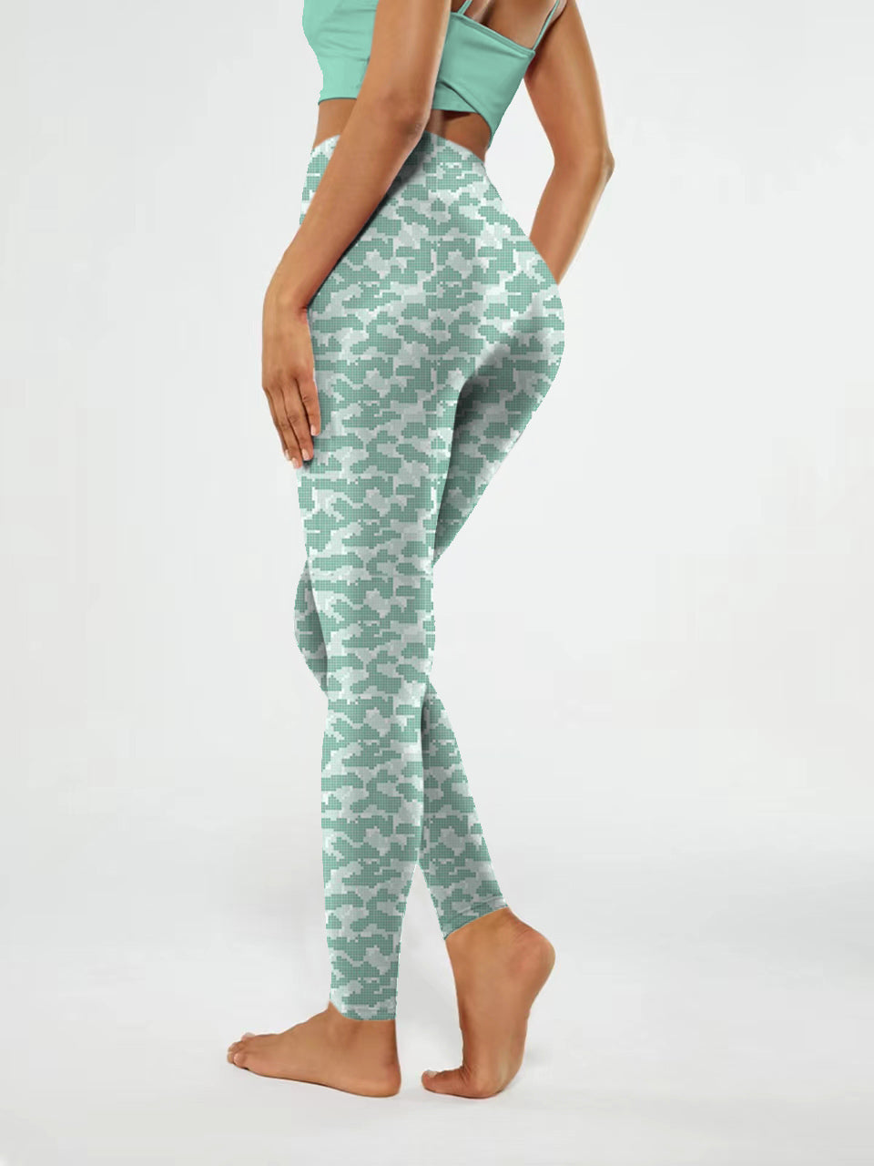 P178 print yoga leggings green